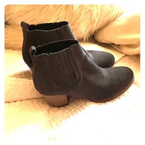 Garnet Hill NEVER WORN booties - size 9.5